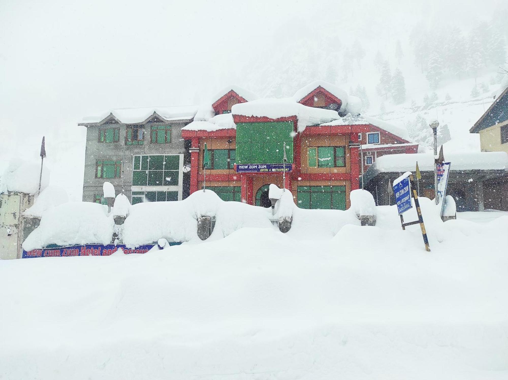 New Zum Zum Hotel & Restaurant Srinagar  Exterior photo